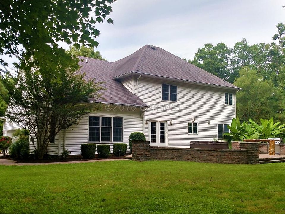 2nd image of 26481 Kensington Ln