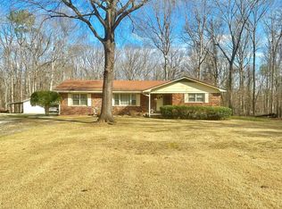 445 Chickasaw Dr, Cherokee, AL 35616