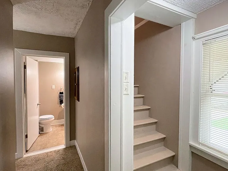 1002 N Grimes St — Photo 15
