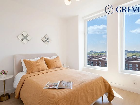 5th image of 136-18 Maple Ave #8E