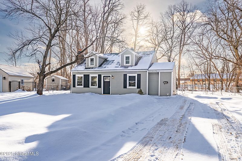 3rd image of 1109 Roberta Road