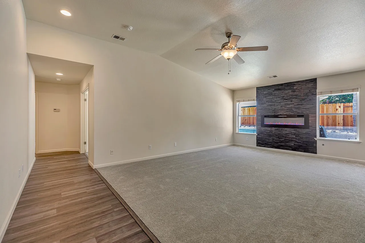 5 bed, 3700 sqft, $4,600 — Photo 4