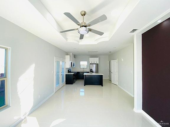 3rd image of 208 W Rutherford Ave #2