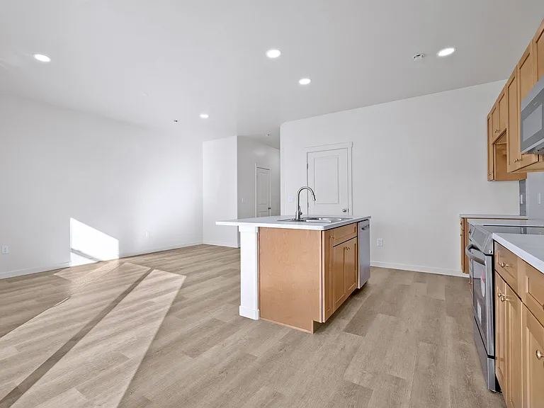2773 Caspain Way #B — Photo 13