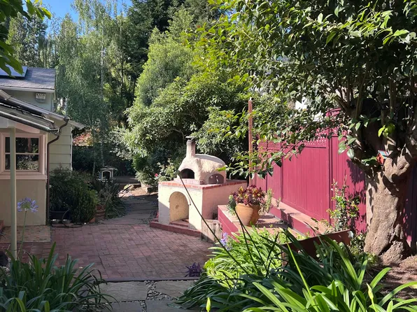 1045 Mountain Blvd, Oakland, CA 94611