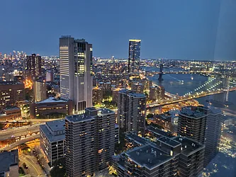 Rented by R New York