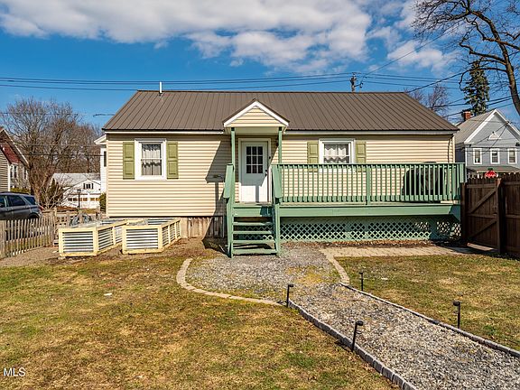 5th image of 120 Danforth Avenue