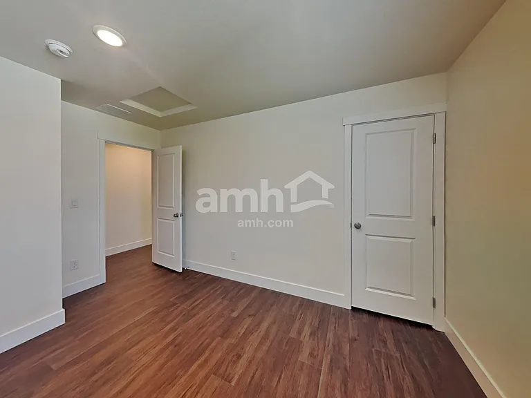 1546 N Alderleaf Ave — Photo 22