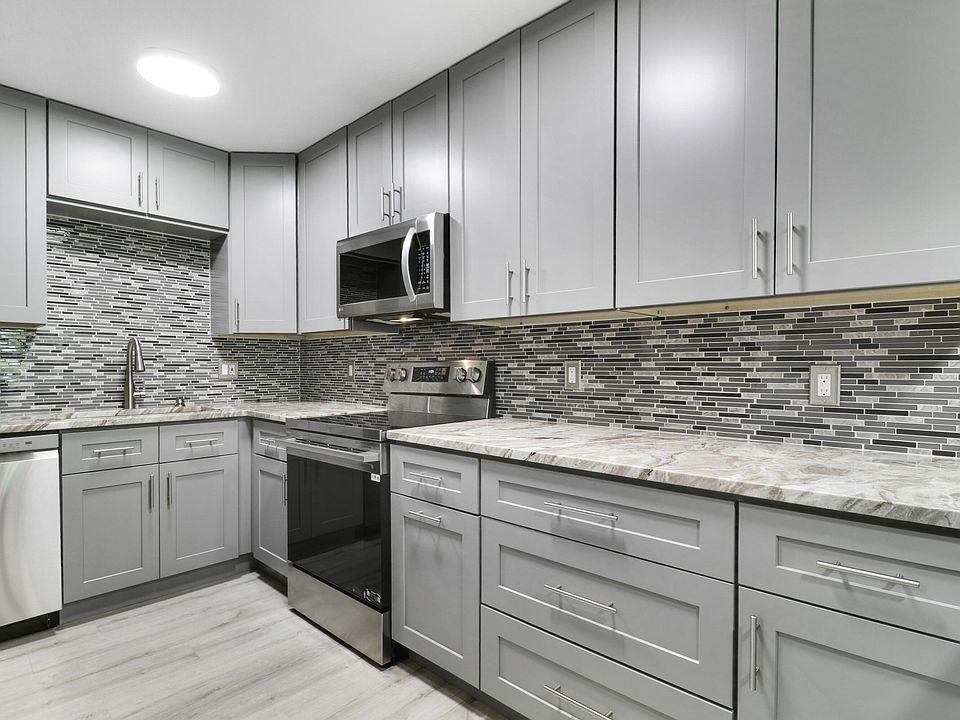 1st image of 384 Golfview Road #D