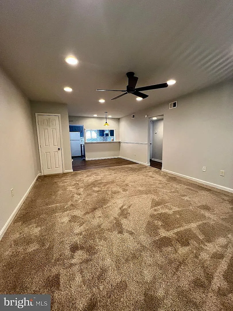 2 bed, 893 sqft, $1,700 — Photo 2