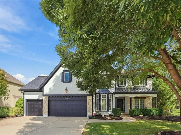 22218 W 57th St, Shawnee, KS 66226