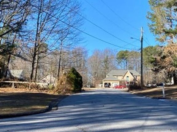 Exterior Neighborhood (street photo)