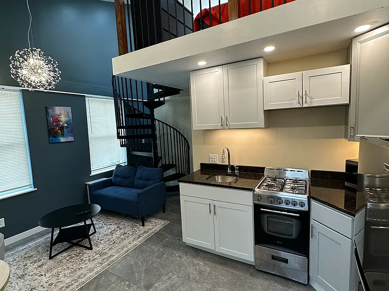 1 W Hollister St #3 — Photo 1