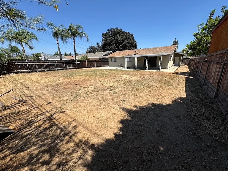1227 N Garsden Ave — Photo 27