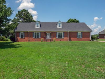 215 W Longview Dr, Portland, TN, 37148