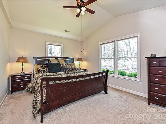 5th image of 5919 Stonebridge Ln