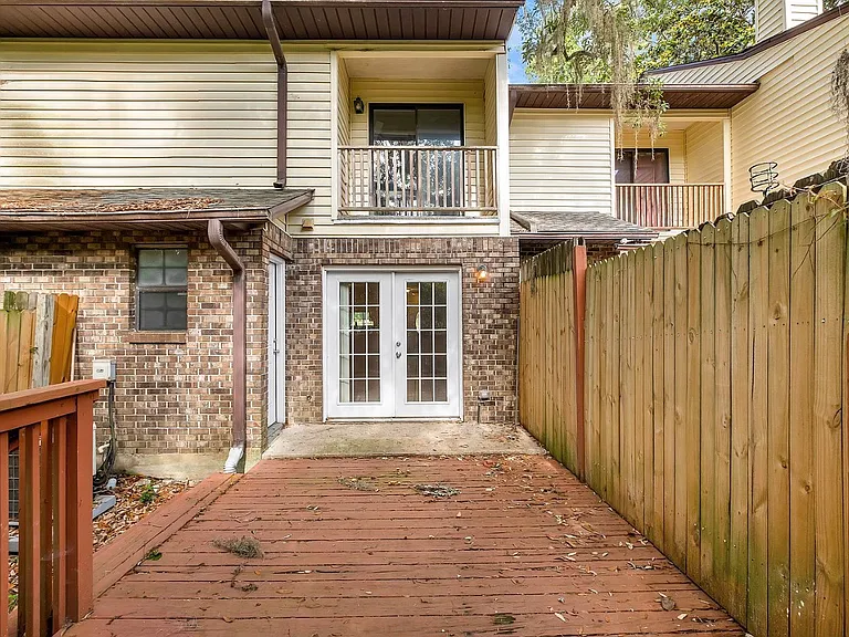 Wren Hollow Dr — Photo 5