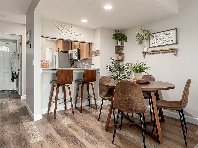 255 Foxtrail Pl — Photo 4