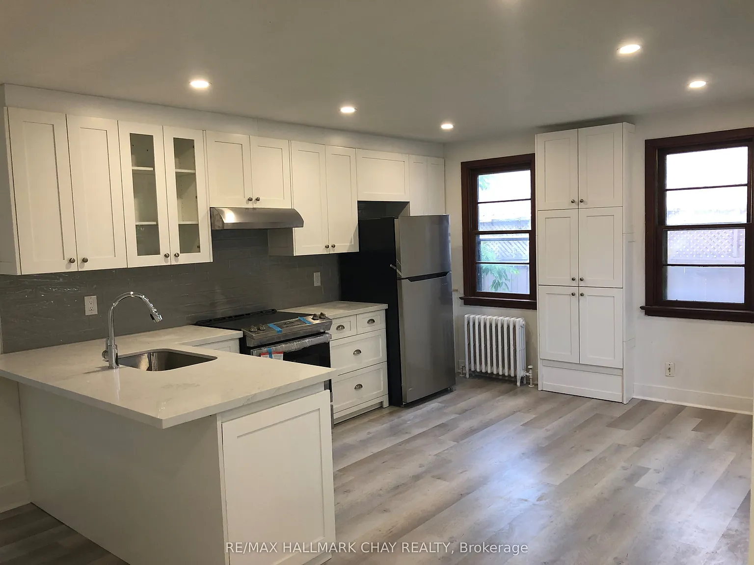 3 bed, $2,300 — Photo 3