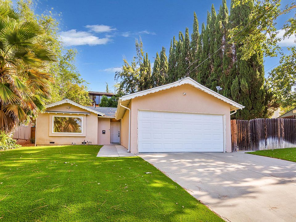 1st image of 21817 Providencia St