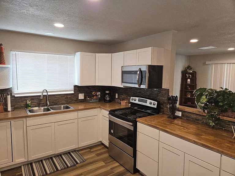 2341 Jonquil Way — Photo 6