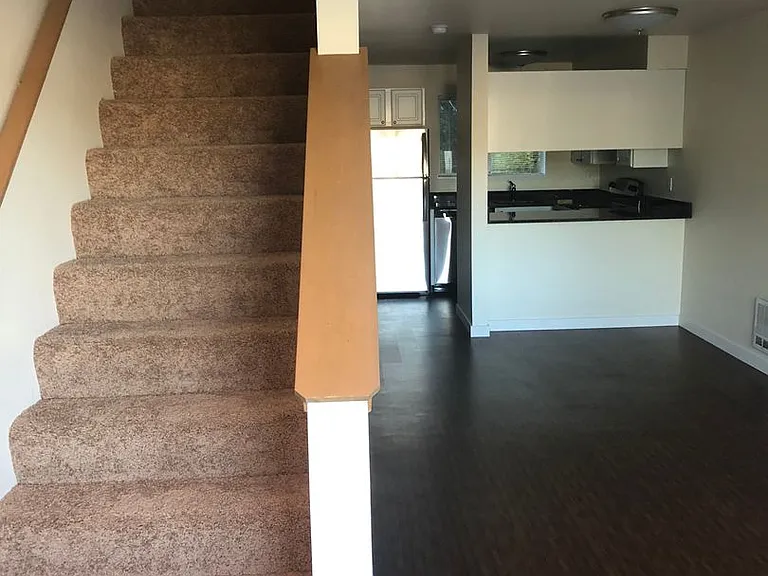 Magnolia Court — Photo 16