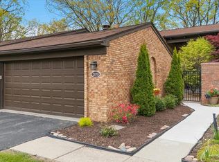 2175 Bordeaux St, West Bloomfield, MI 48323