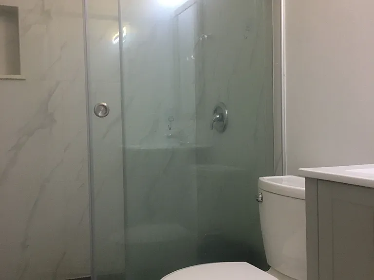 270 Coxwell Ave #B — Photo 6