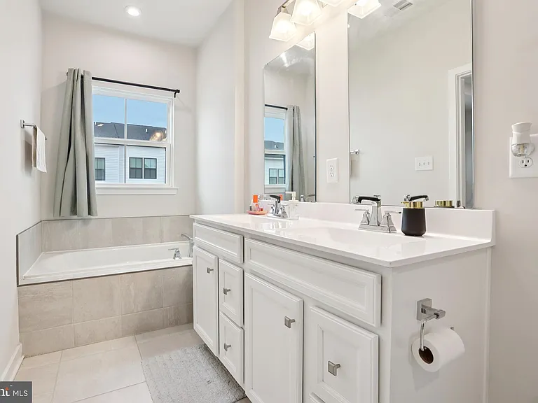 47 Rosemary Way — Photo 34