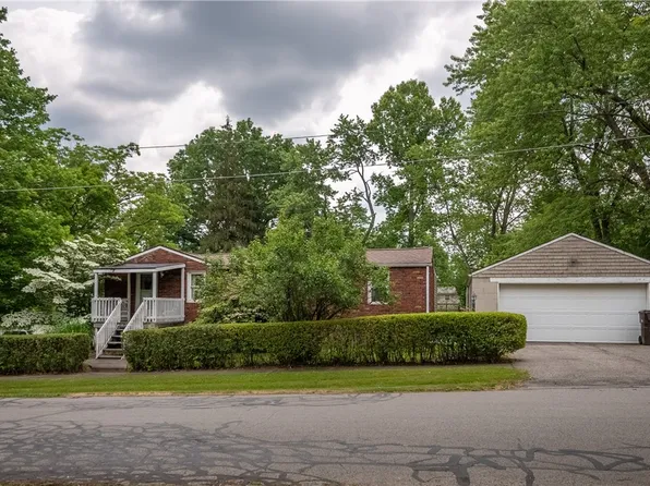 2211 Paul St, Hermitage, PA 16148