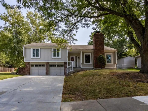 11911 W 49th St, Shawnee, KS 66216