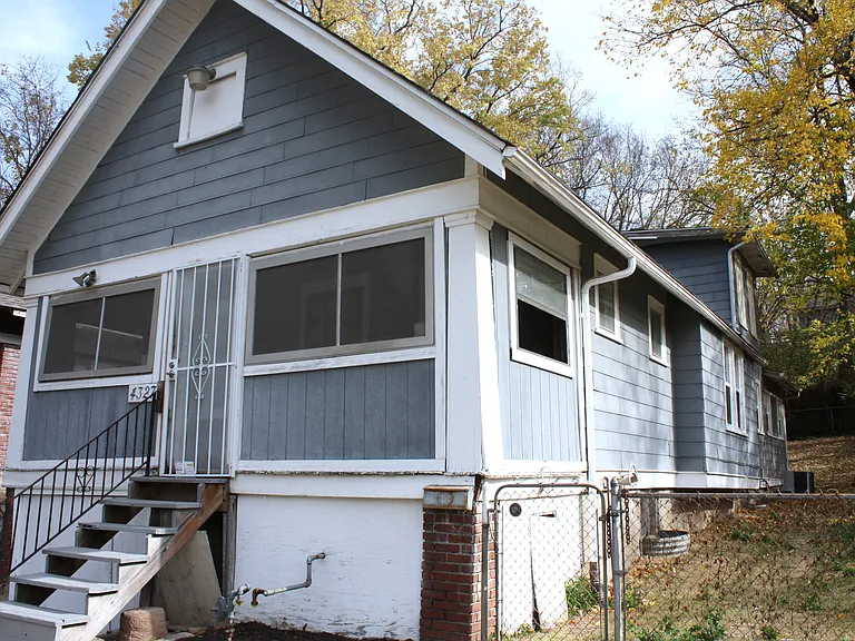 4327 Flora Ave — Photo 2