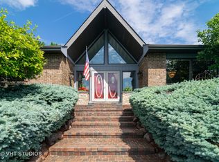 200 Forestview Dr, Elgin, IL 60120