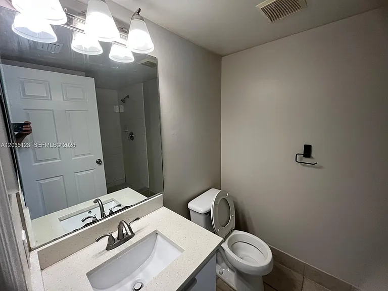 4171 N Haverhill Rd #1013 — Photo 18
