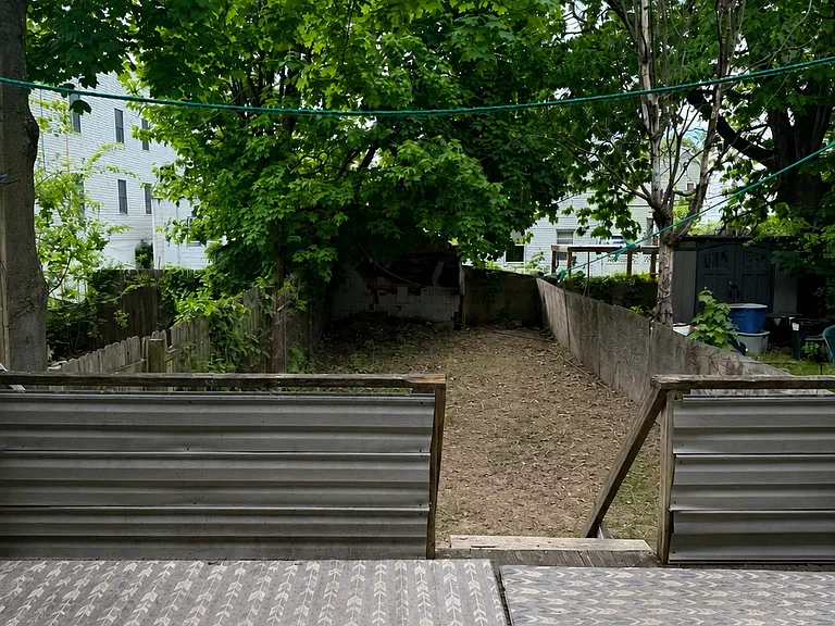 Mallory Ave — Photo 18