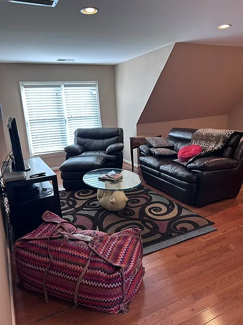 1 bed, 750 sqft, $1,500 — Photo 4