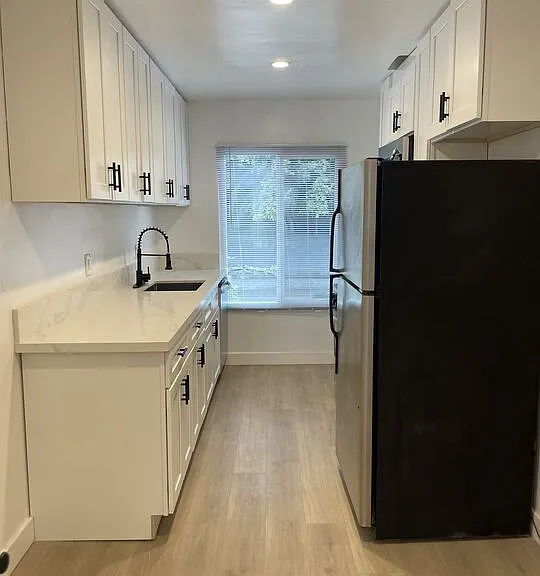1254 N Orange Grove Ave #4 — Photo 4