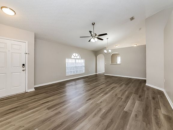4th image of 1023 Brenton Leaf Dr