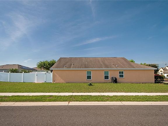 3rd image of 721 Stonewall Ln