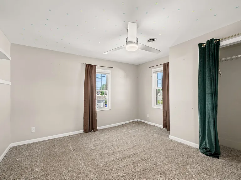 100 E Liberty St — Photo 13