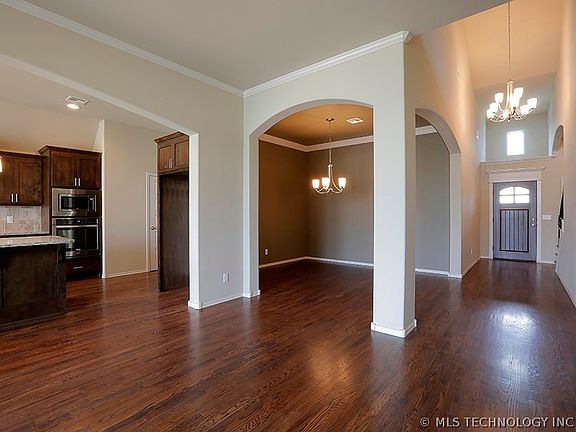 5th image of 7071 E 125th St