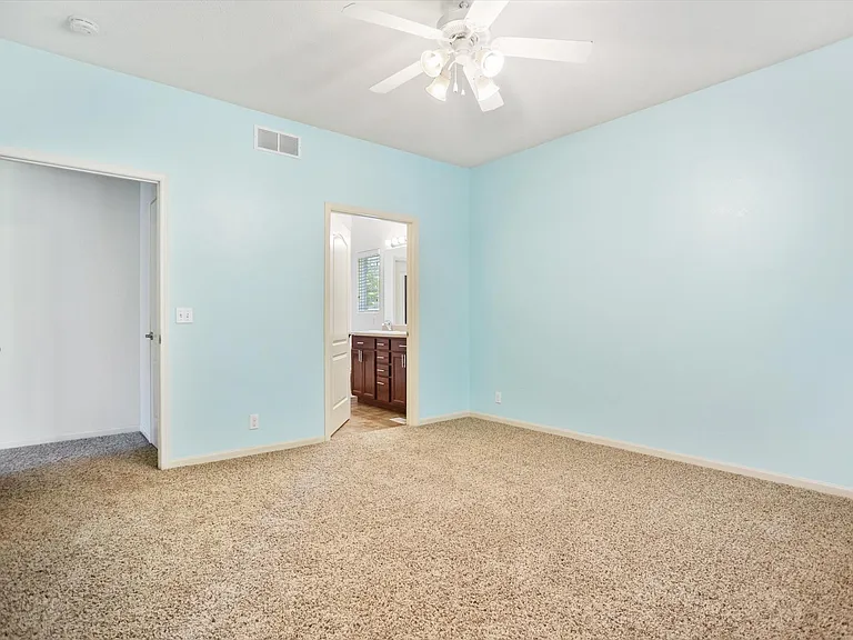 13510 S 14th Cir — Photo 12