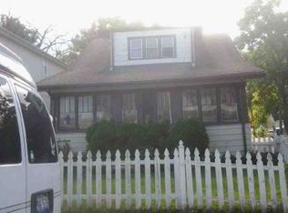 16 E 151st St, Harvey, IL 60426