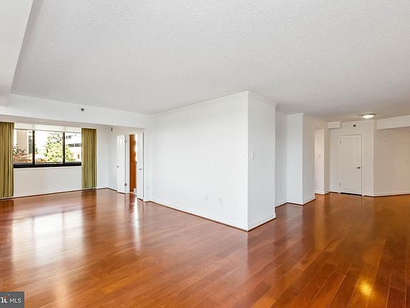 3rd image of 4550 N Park Ave APT 310