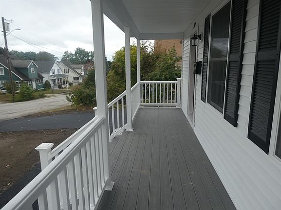 3rd image of 152 Oakdale Avenue