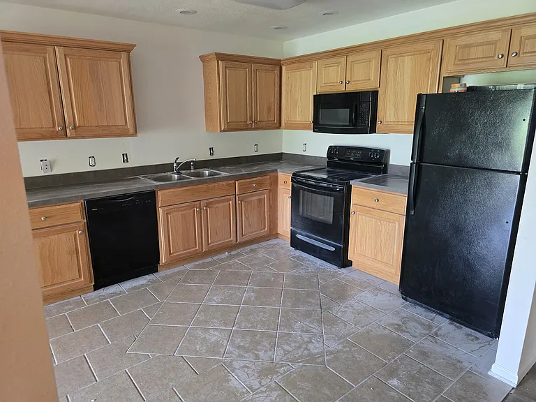 170 SE 1171st Rd #B — Photo 5