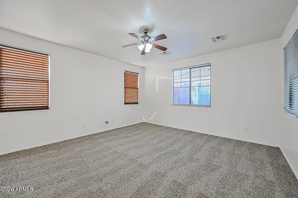3 bed, 3.0 bath, 1760 sqft, $1,899 — Photo 2
