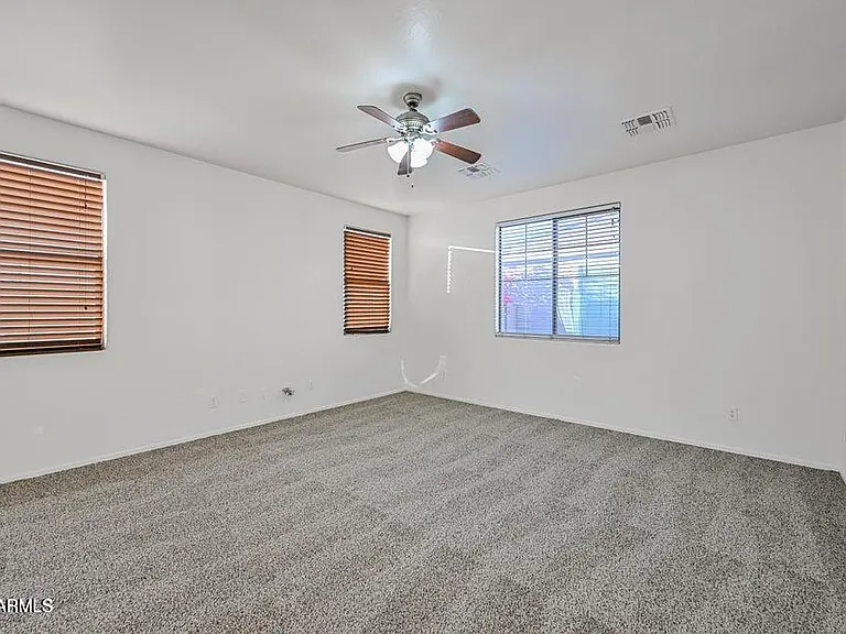 7060 S 7th Ln — Photo 2
