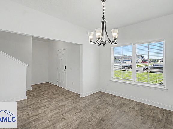 3rd image of 40 Rimes Ave