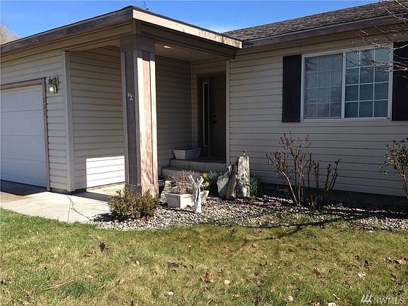2nd image of 801 NW Sunburst Ct